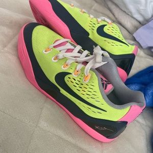 NIKE KOBE IX EM (GS) VOLT-MID NAVY-PINK GLOW